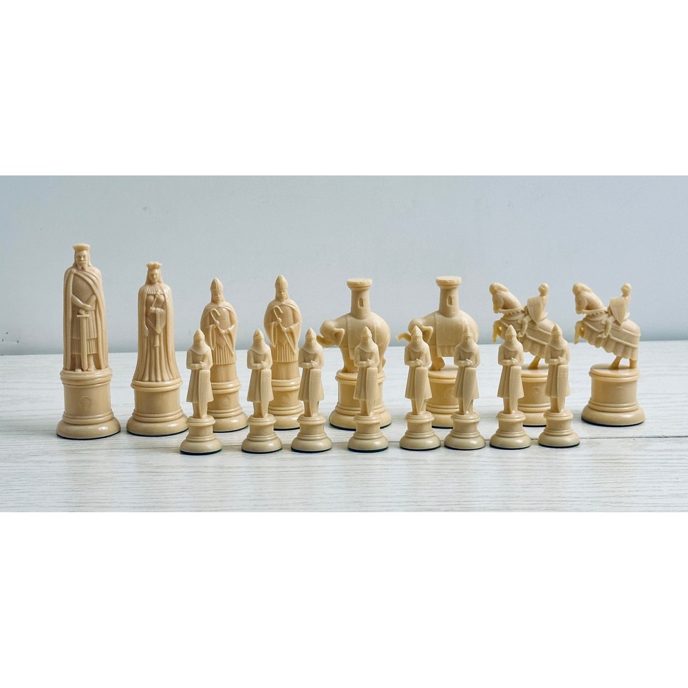Kingsway Vintage Red & Ivory Chess Pieces Set Complete Royal King Queen Knight - Picture 6 of 16